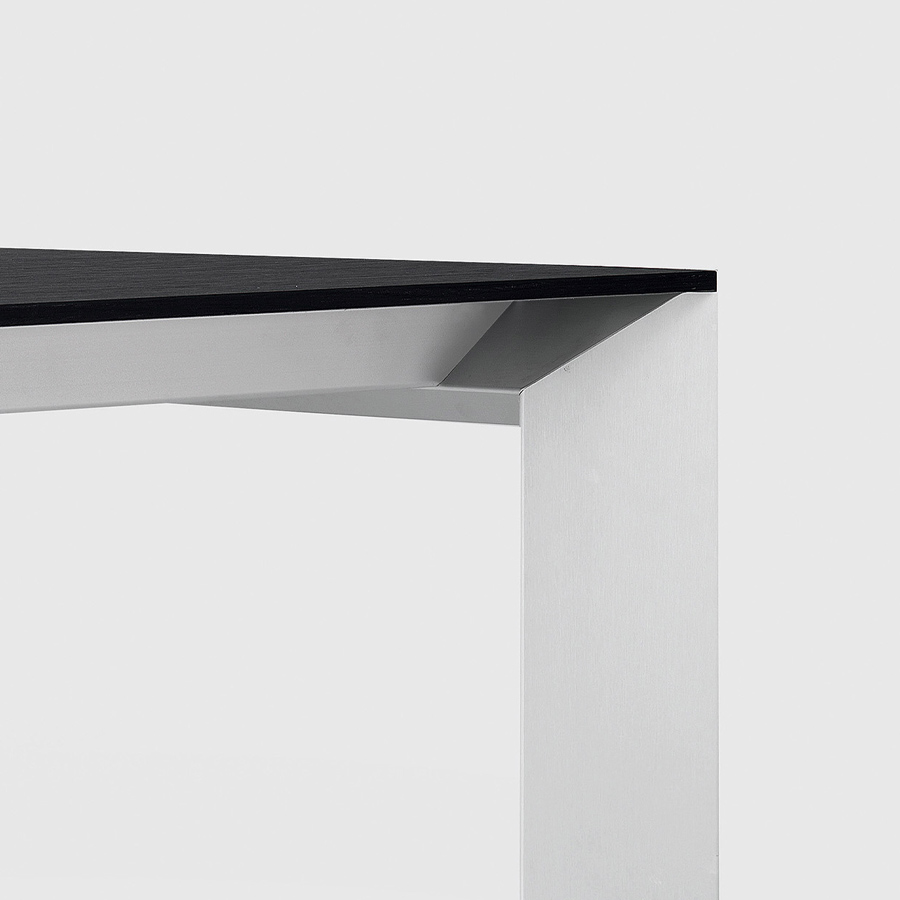 Kristalia Nori Esstisch - Beispielbild