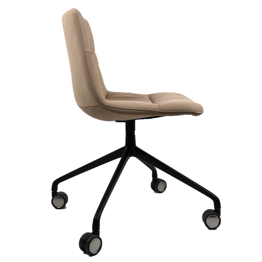 Girsberger Marel | Bezug Leder 3697 camello | Gestell schwarz mit Designrollen