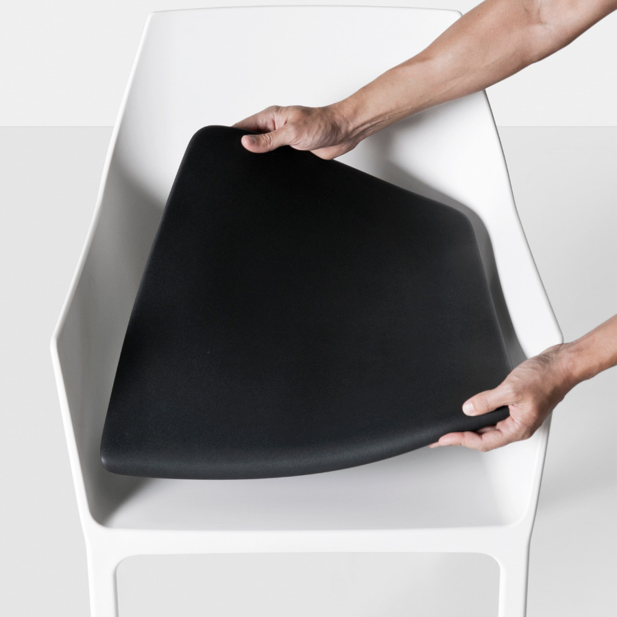 Kristalia Mem mit Sitzkissen