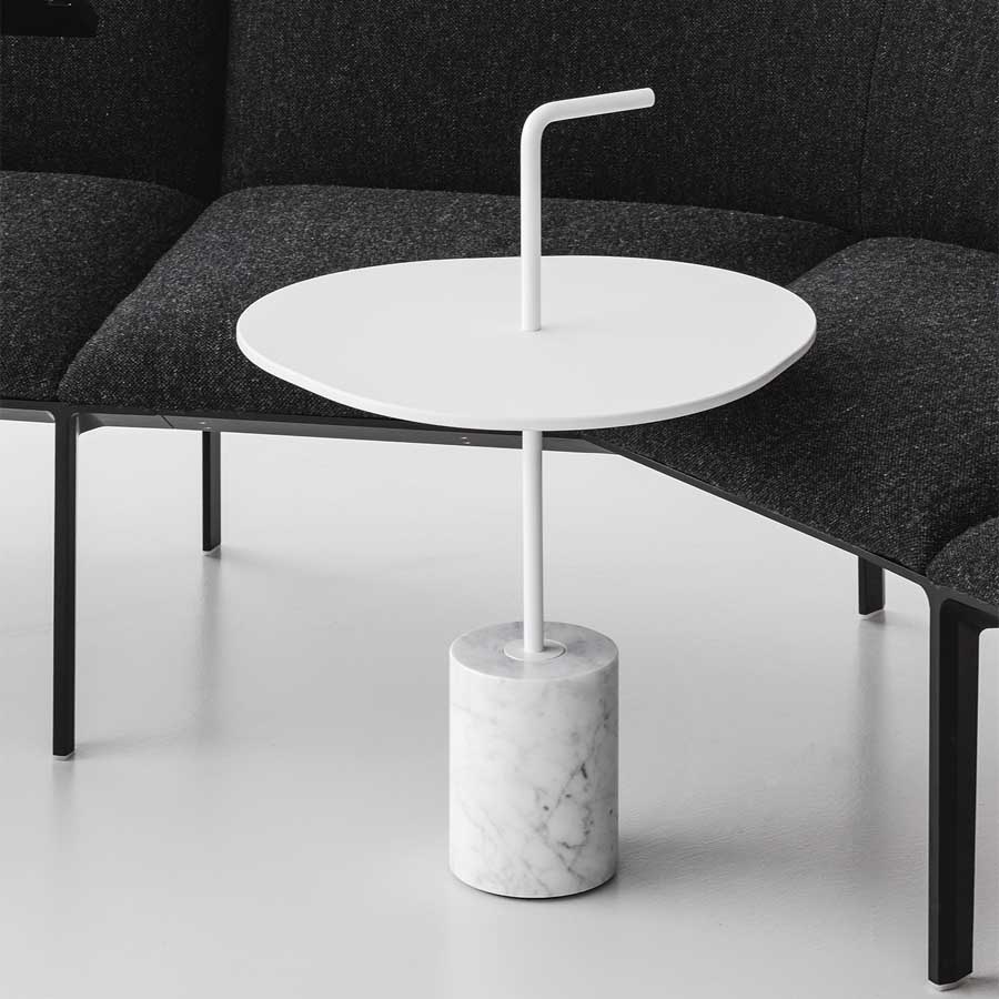 lapalma JEY Beistelltisch Fenix weiß mit dreieckiger Platte, Marmorfuß und Griff