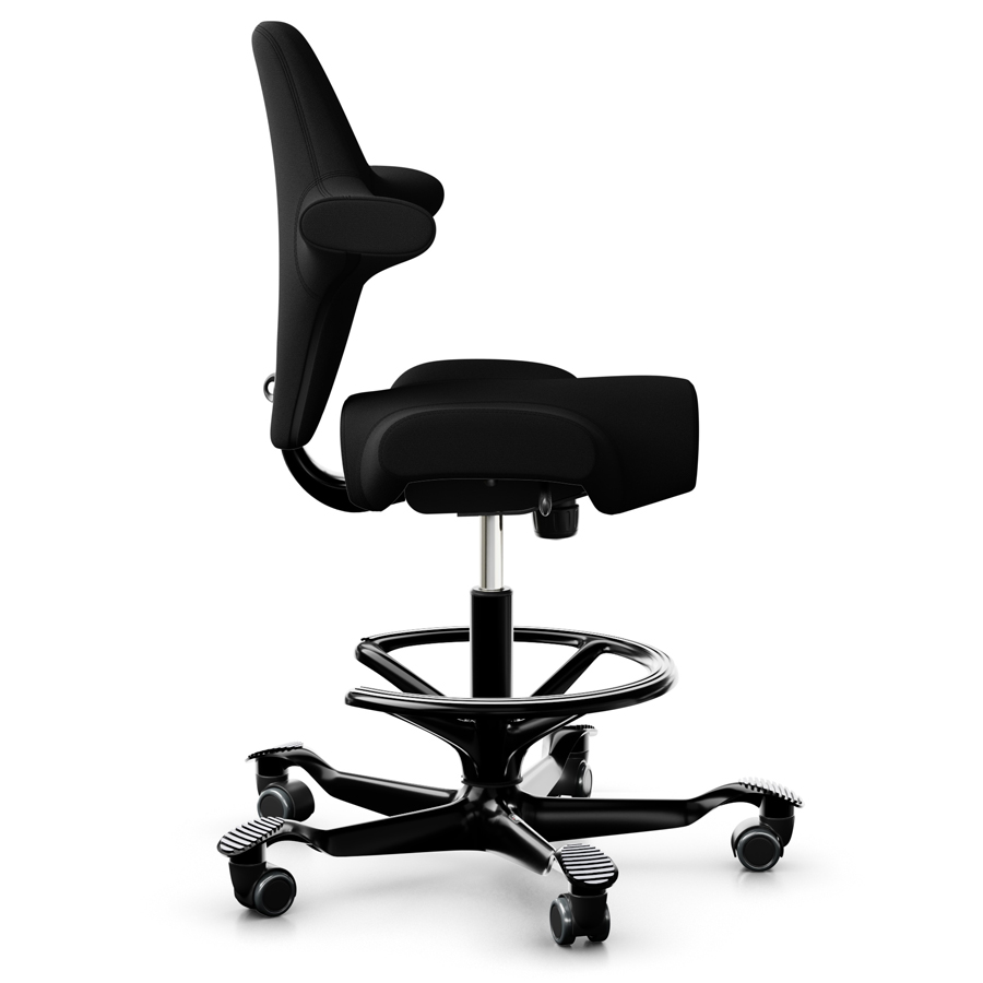 HAG Capisco 8106 schwarz mit Fußring - Seitenansicht