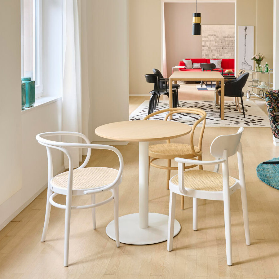 Thonet S 1123 Tischplatte Buche klar lackiert, abgerundete Tischplatte, Gestell weiß