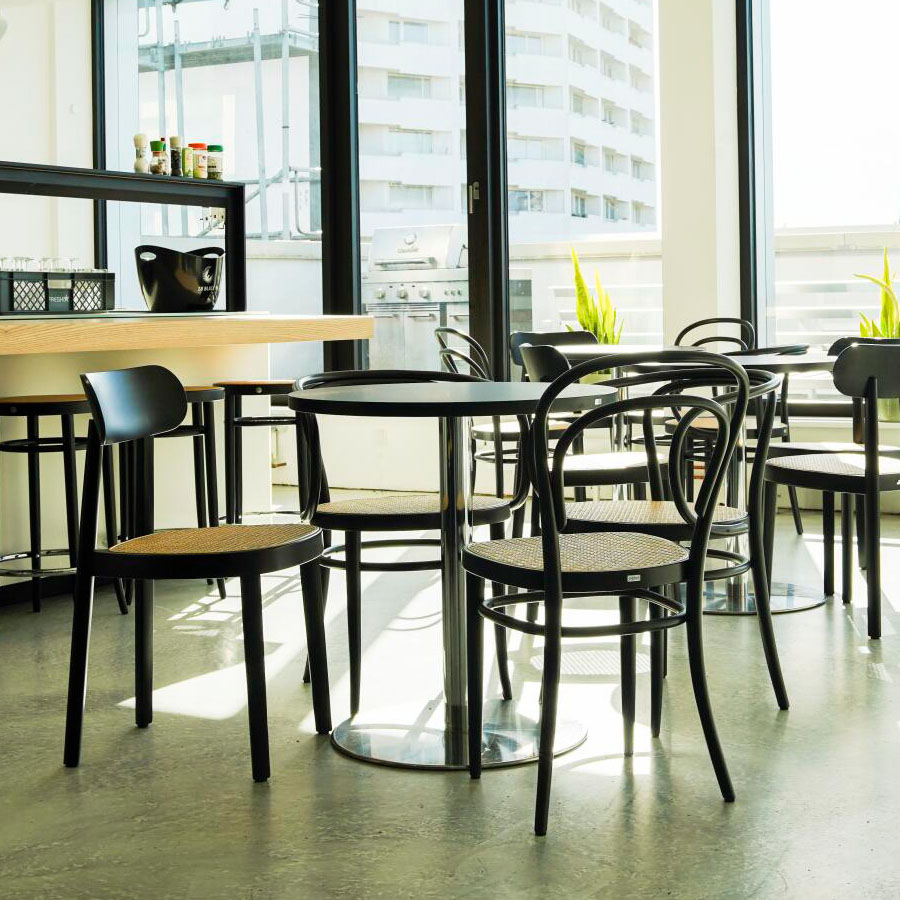 Thonet S 1123 Tischplatte Buche schwarz lackiert, gerade Kante, Gestell schwarz