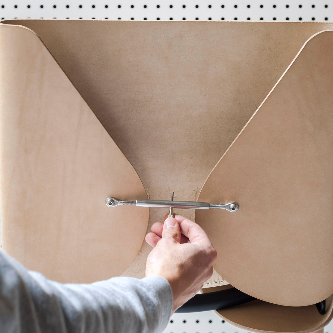 1085 Edition Kristalia Leder natur