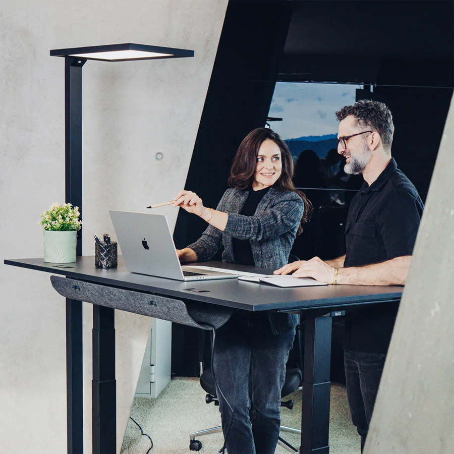 Yaasa Desk Expert und Chair Expert Bundle mit Lamp Classic