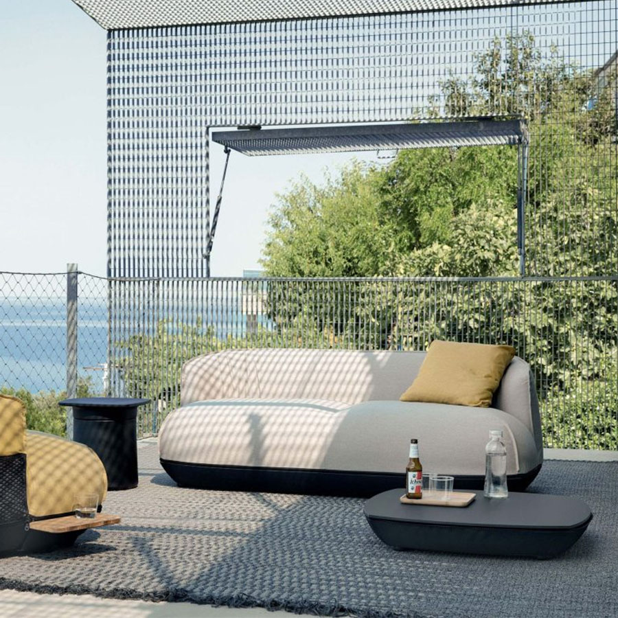 Kristalia Brioni Outdoor Beistelltisch, Tischplatte schwarz