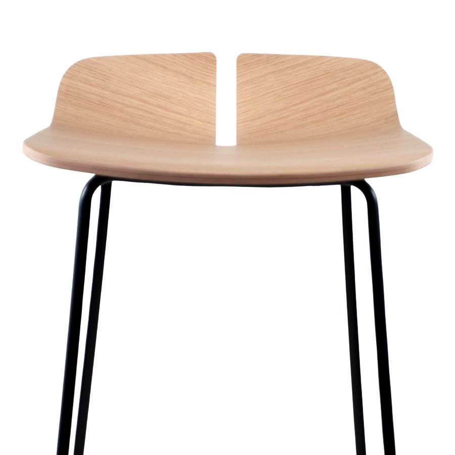 lapalma LINK Barhocker - Gestell schwarz - Sitz Eiche gebleicht - Front Nahaufnahme