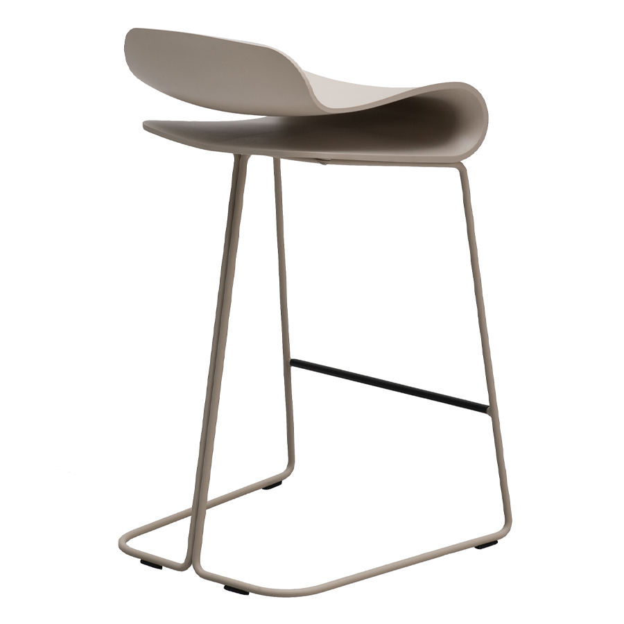 Kristalia BCN Barhocker mit Kufengestell beige - mittlere Größe - Rückseite