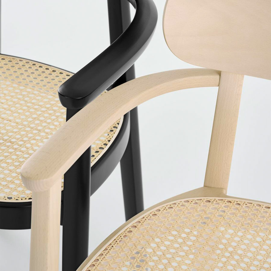 THONET 118 FV Holzstuhl mit Armlehnen | Rohrgeflecht-Sitz | Beispielbild