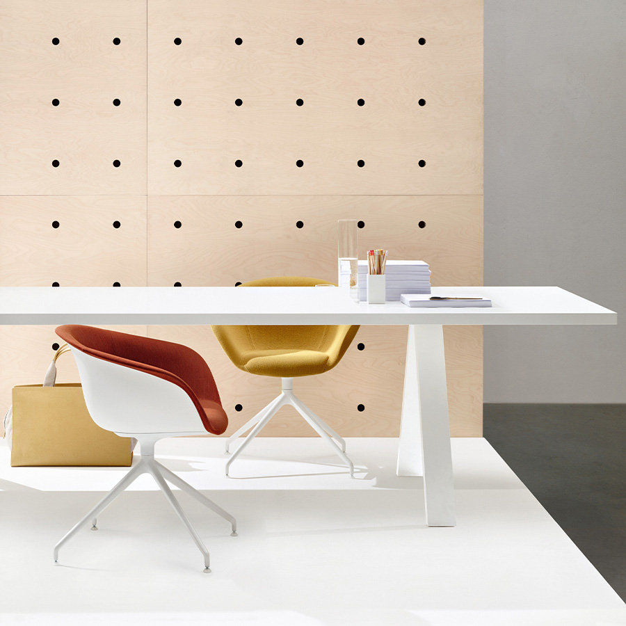 Arper Cross Tisch Höhe 74 cm in Fenix weiß