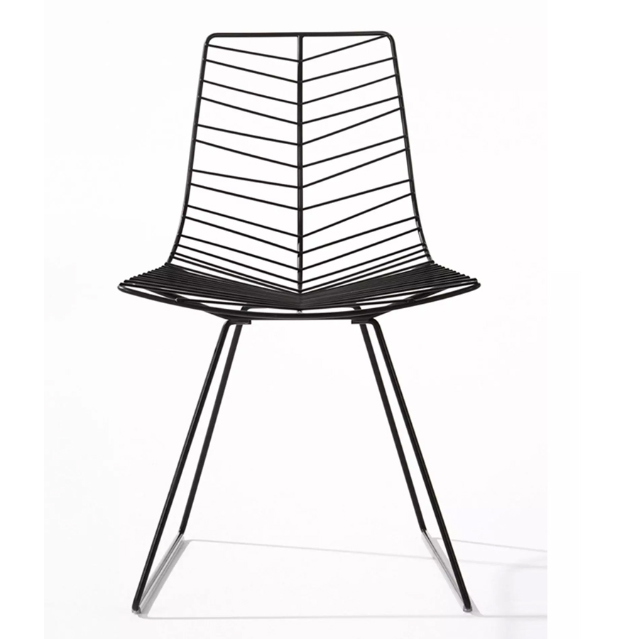 Arper Leaf Modell 1820 Gartenstuhl mokka Frontansicht