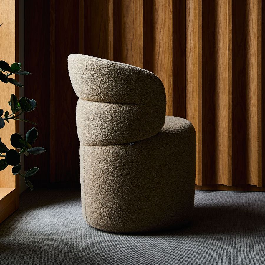 Noti Ekori gepolstert mit Sockel Beispielbild