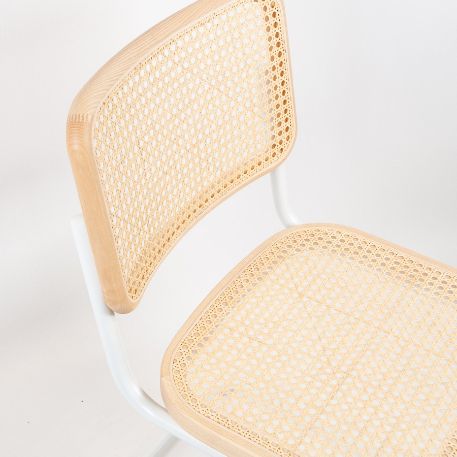 THONET Stahlrohr-Freischwinger S 32 V Rohrgeflecht-Sitz Esche Pure Materials - Nahaufnahme