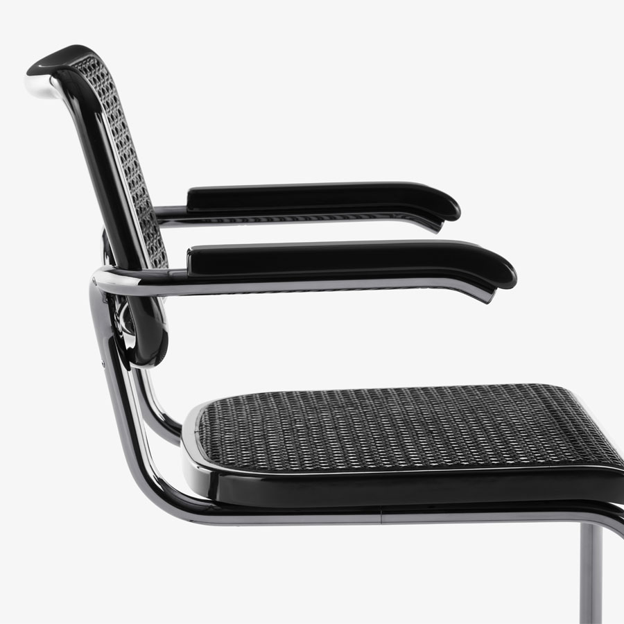JS. THONET S 64 V SERIOUS 05 | Buche schwarz Hochglanzlack | Stahlrohr-Freischwinger | Seitenansicht