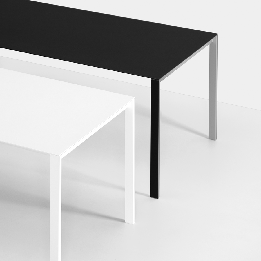 Kristalia Thin-K Aluminium Esstisch