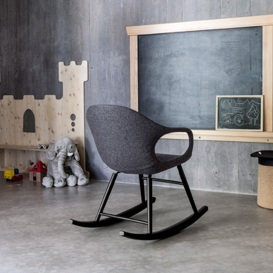 Kristalia Schaukelstuhl - Beispielbild