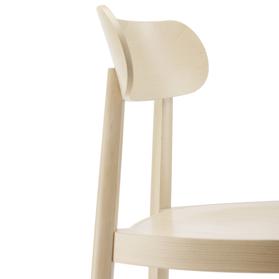 THONET 118 M Holzstuhl mit Muldensitz Buche gebeizt aufgehellt - Nahaufnahme