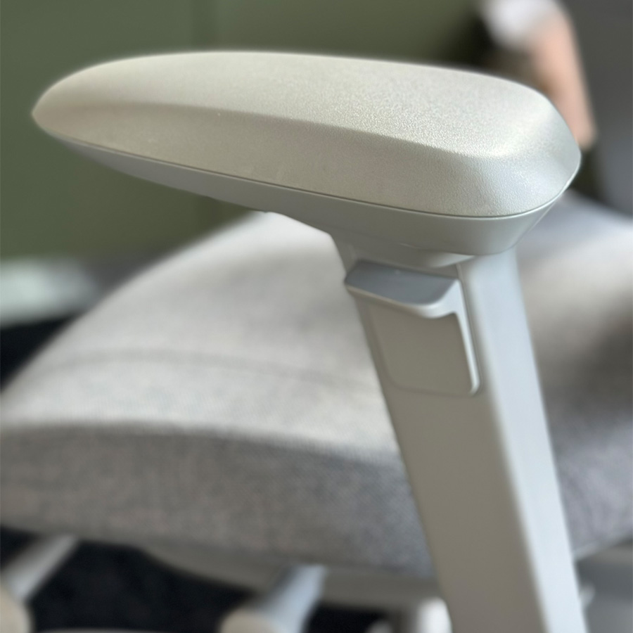 RH Mereo 200 Silver Grey Bürostuhl 4D-Armlehnen