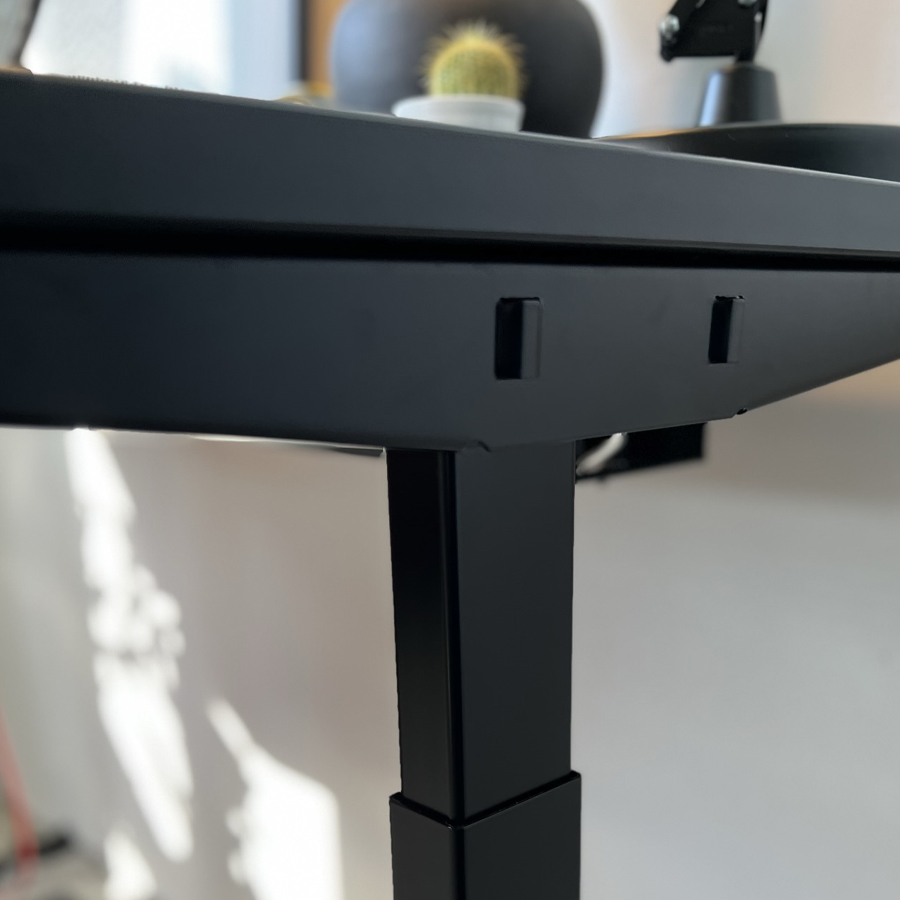 Bundle Schreibtisch CLEO - Gestell nah