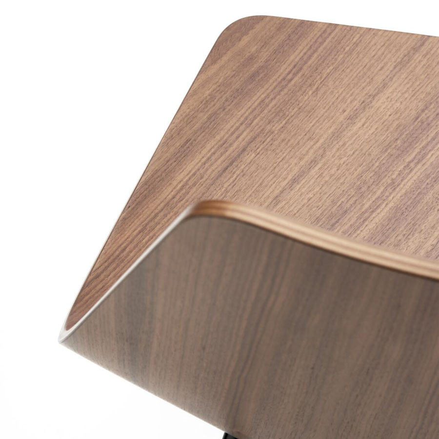 THONET S 661 Stahlrohrstuhl Edelholz Nussbaum - Gestell schwarz - Nahaufnahme