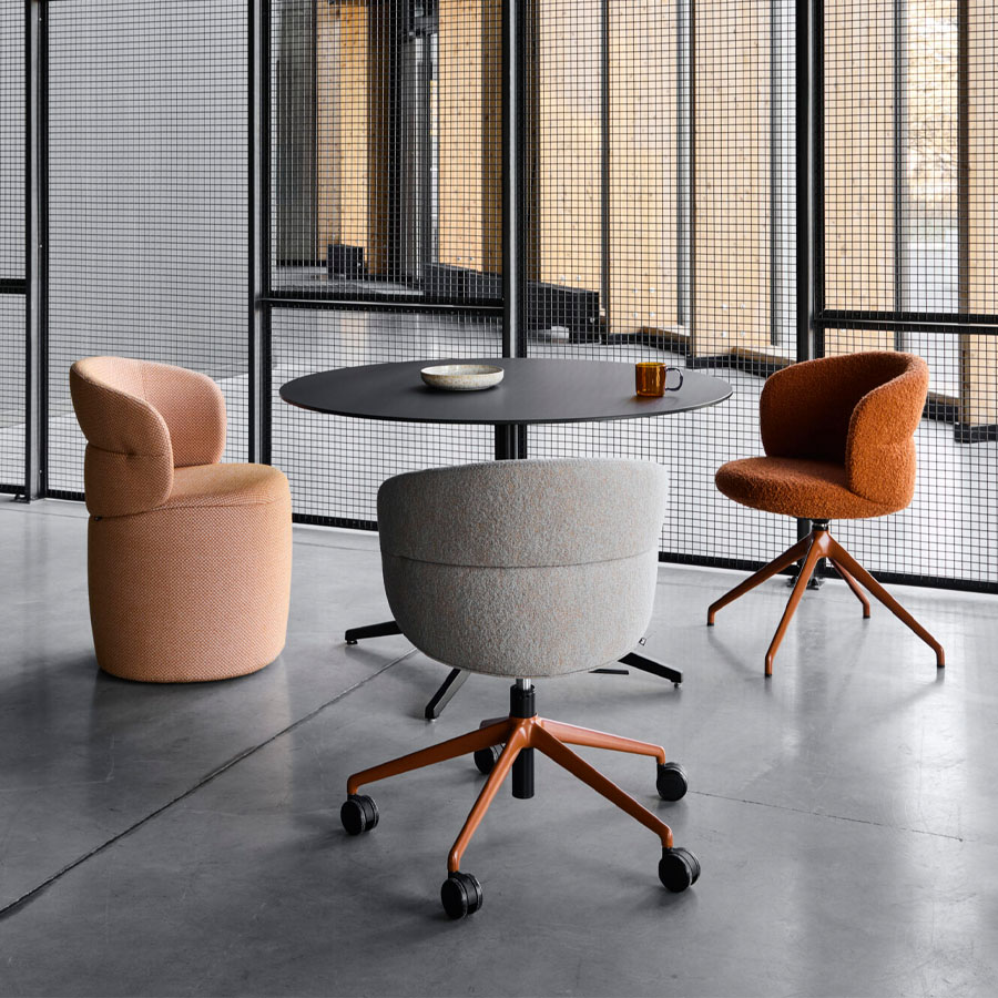 Noti Ekori gepolstert mit Sockel, Farbe Cleo Peach