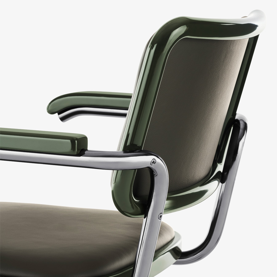 JS. THONET S 64 P SERIOUS 03 | Buche grün Hochglanzlack | Nahaufnahme Rückansicht