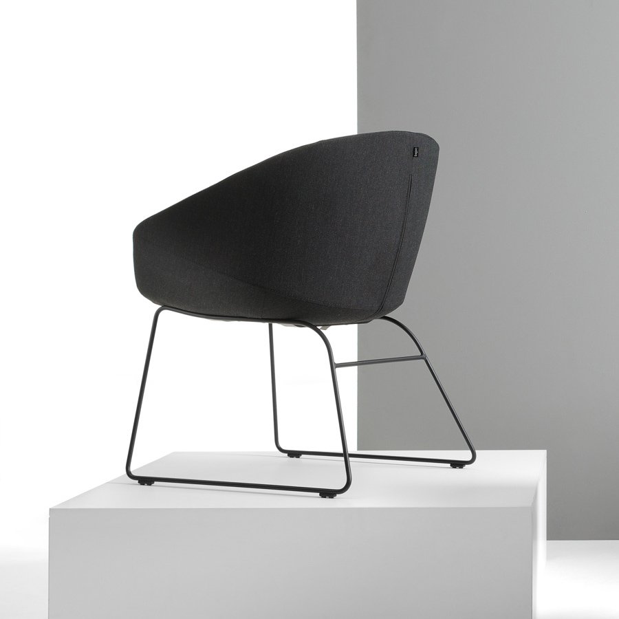 Bejot Oxco OX 270 Konferenzsessel mit Kufengestell, Stoff Sawana SN05