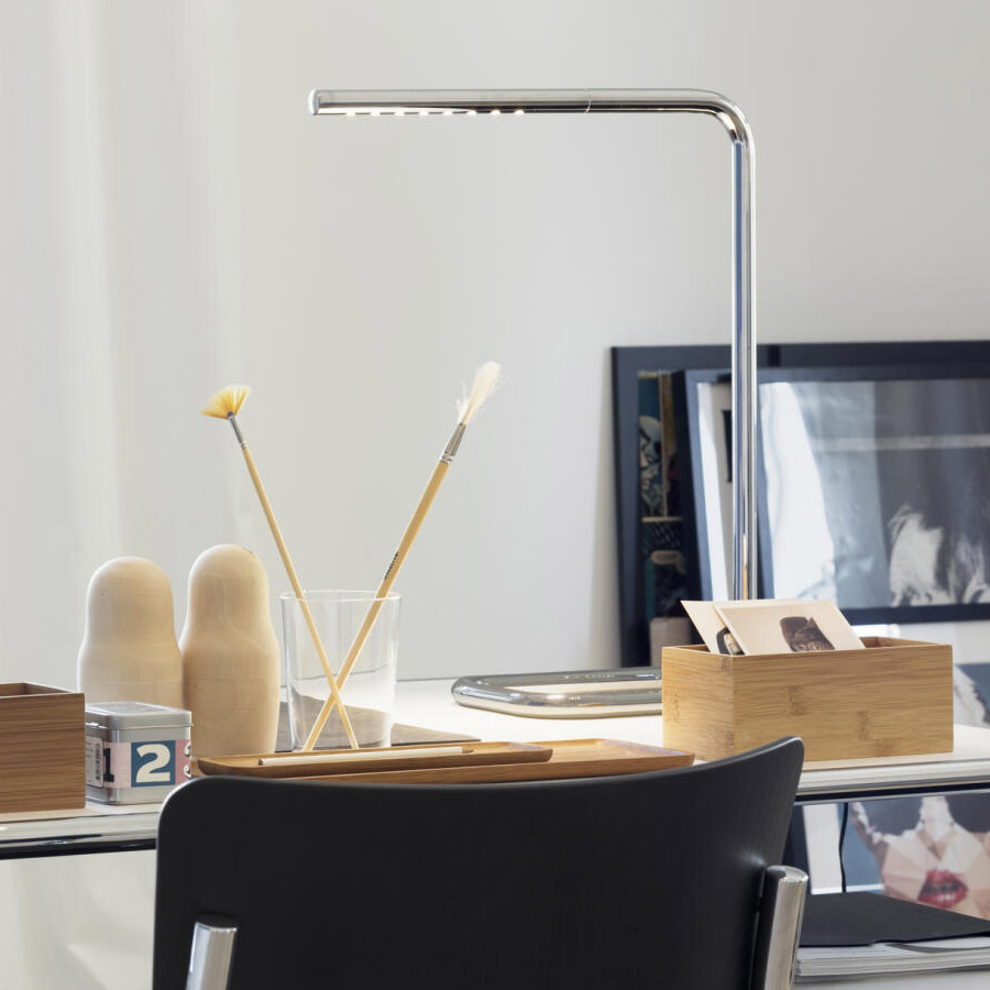 THONET LED Tischleuchte LUM 50 chrom - Beispielbild