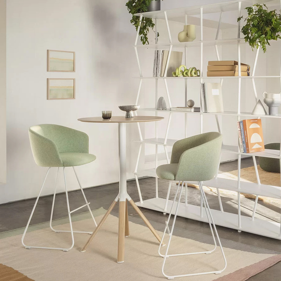 lapalma Glove Barhocker hellgrün mit Gestell weiß