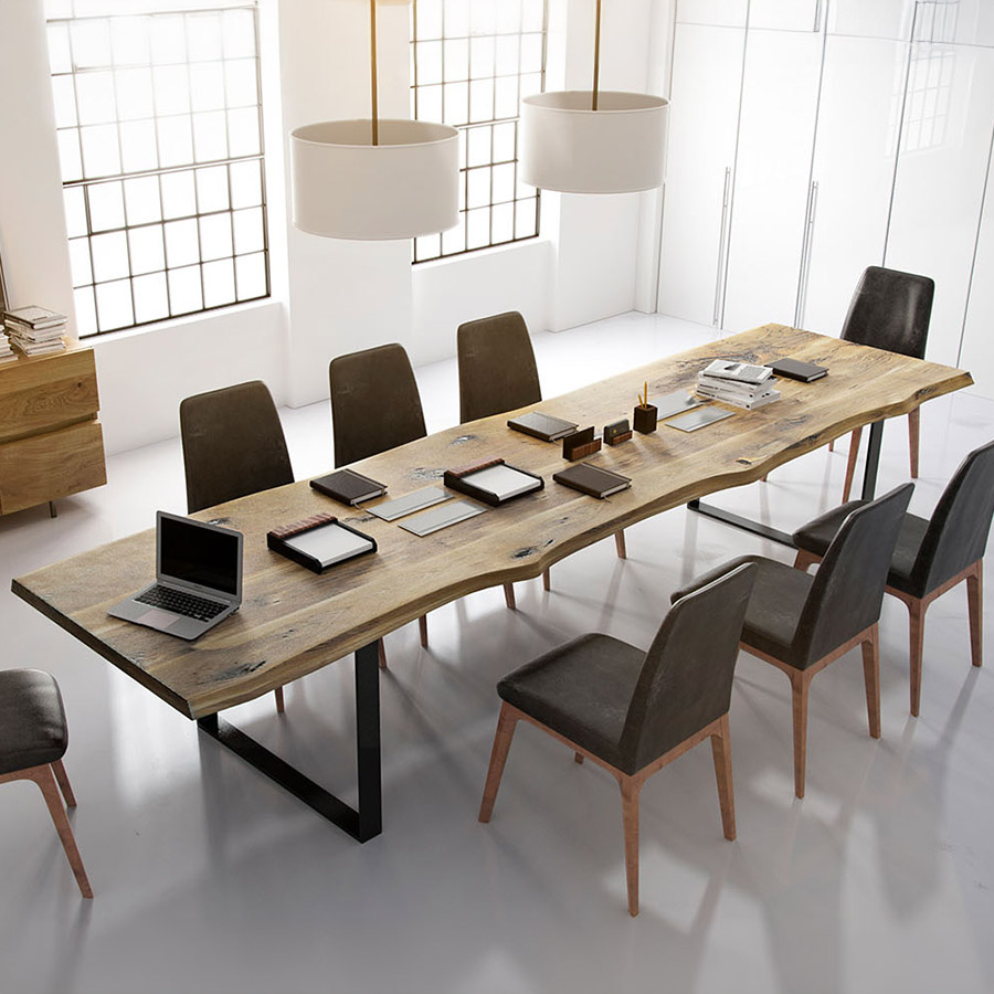 Trebord Tisch Avangard, Standard V Gestell in RAL 9005 schwarz, Tischplatte Eiche