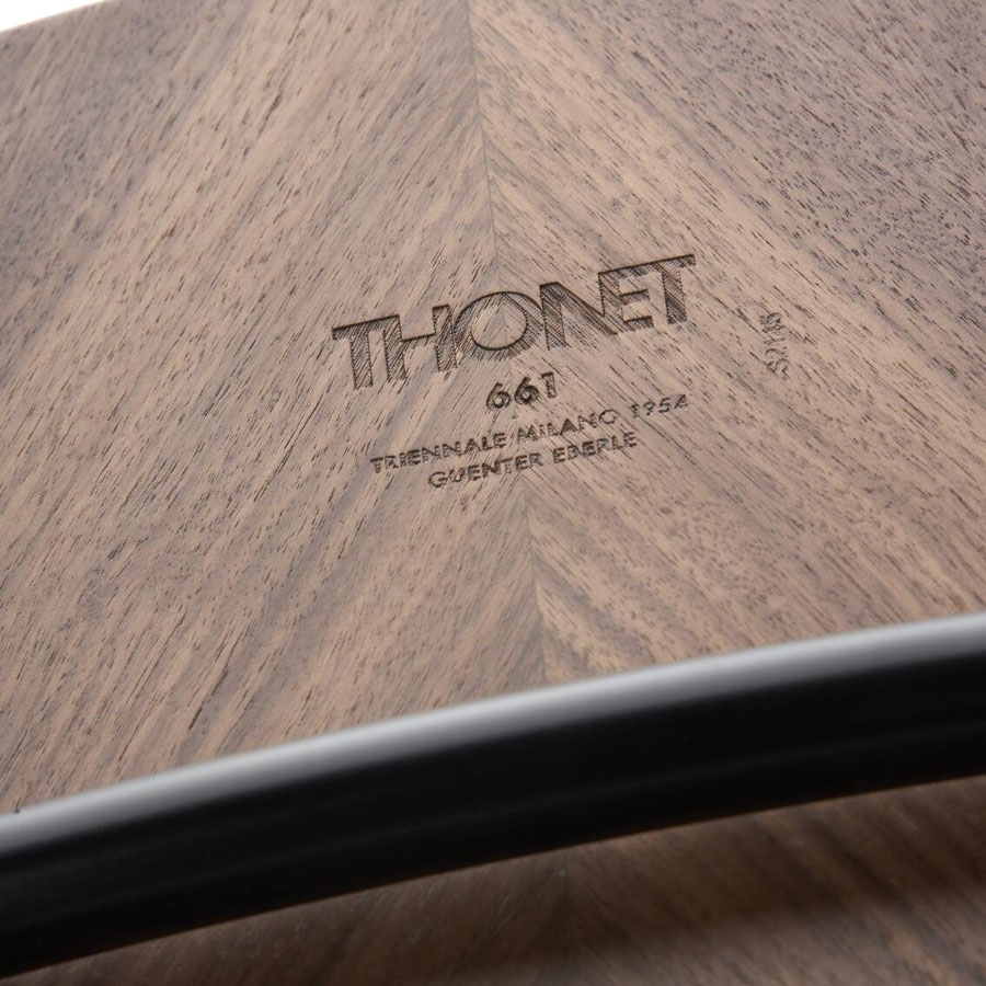 THONET S 661 Stahlrohrstuhl Edelholz Nussbaum - Gestell schwarz - Nahaufnahme