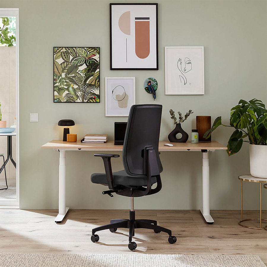 Dauphin Indeed operator 7046 schwarz mit Polsterrückenlehne