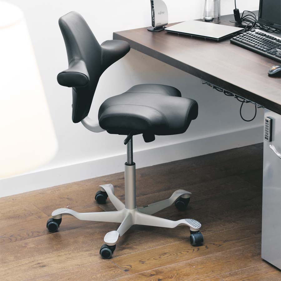 HAG Capisco  8106 Leder schwarz mit Gestell silbergrau