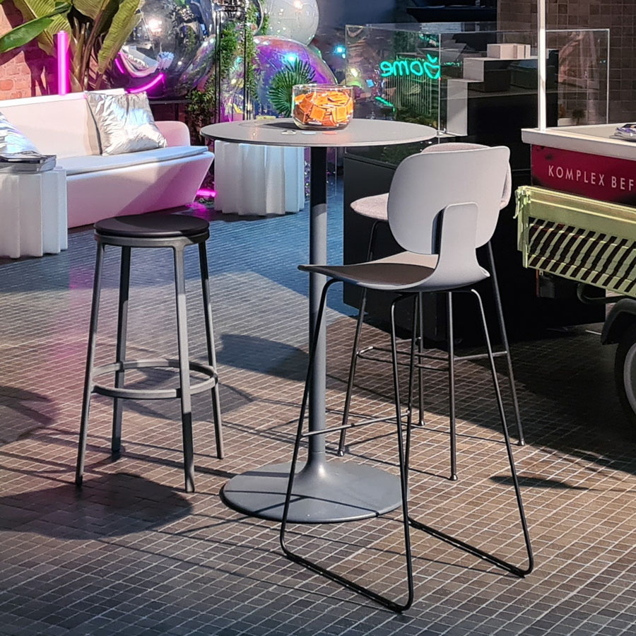 Klöber CoMeet steel (com55h) - Sitzhöhe 76 cm - Kunststoffschale stein - Kufengestell schwarz