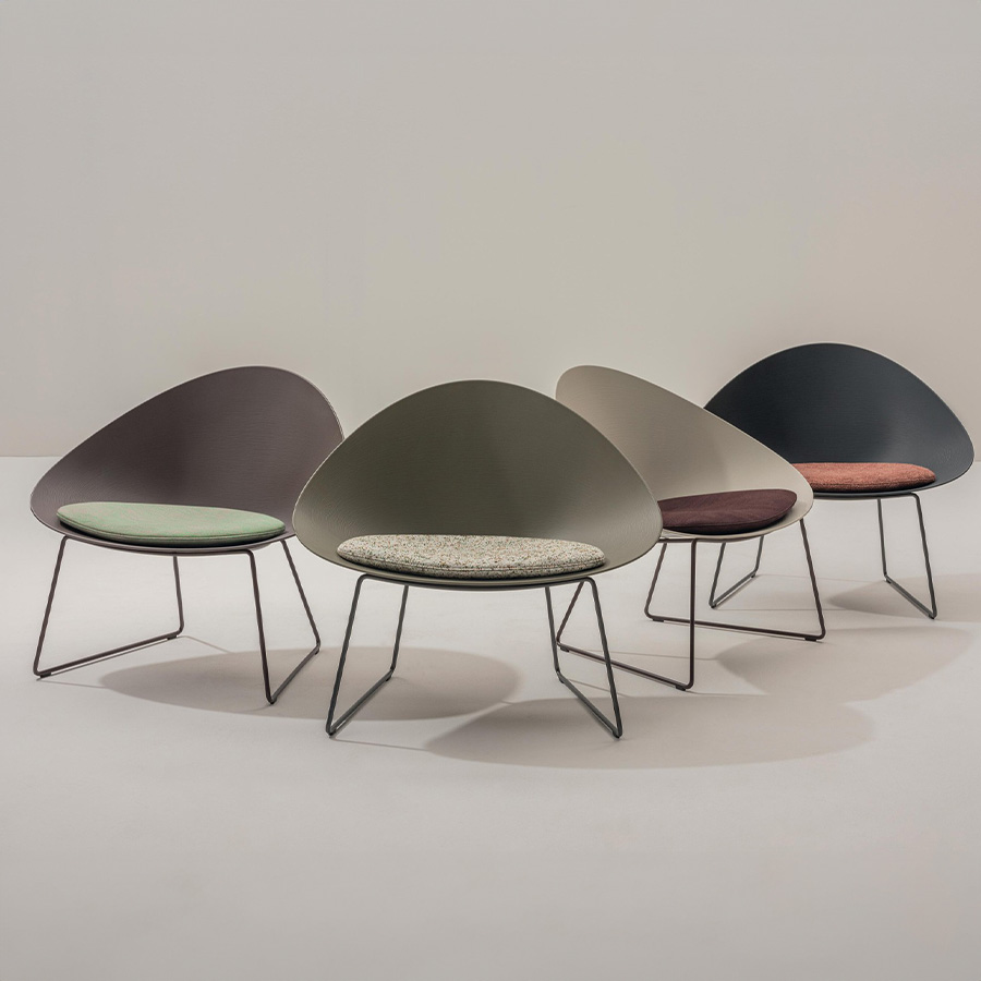 Arper Adell Lounge Sessel Kufengestell mit verschiedenen Konfigurationen