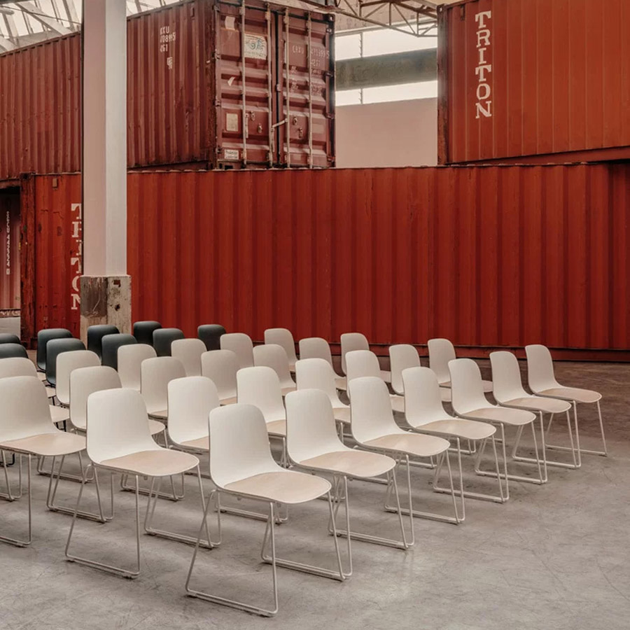 Lapalma SEELA Kufengestell weiß Sitzfläche Eiche gebleicht