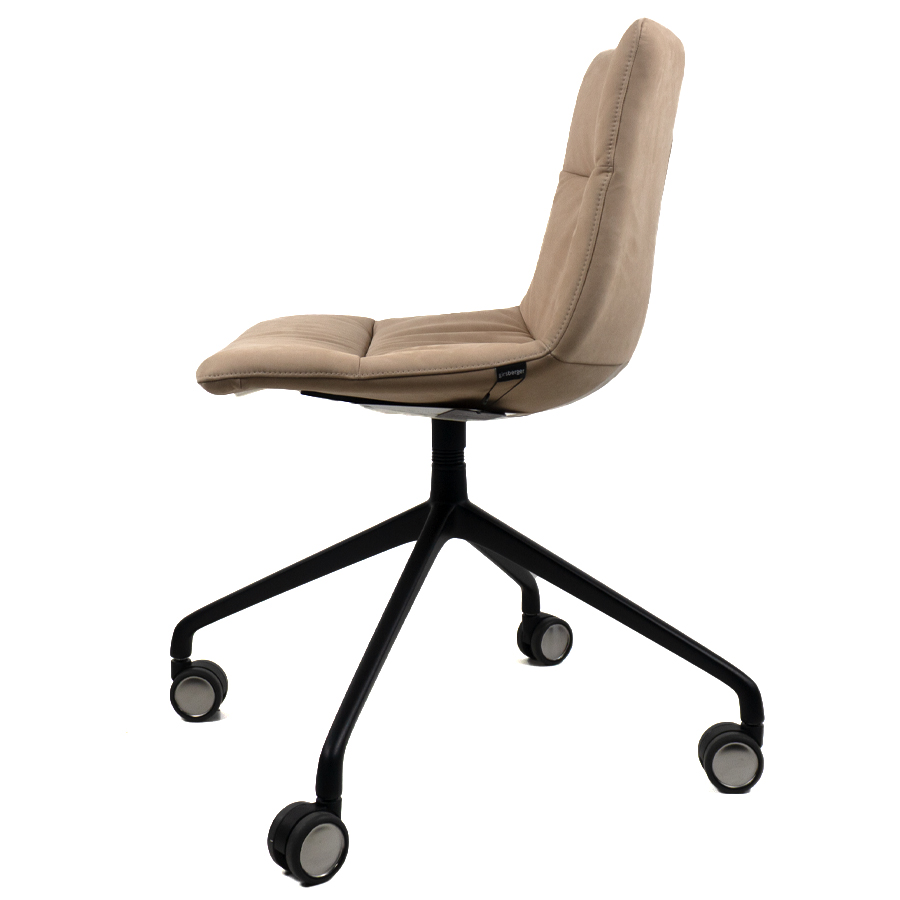 Girsberger Marel | Bezug Leder 3697 camello | Gestell schwarz mit Designrollen