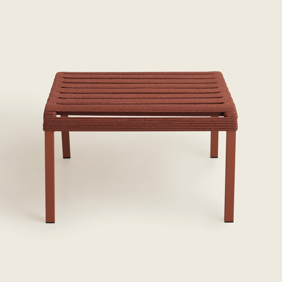 Kristalia Rest Fuhocker terracotta Frontansicht