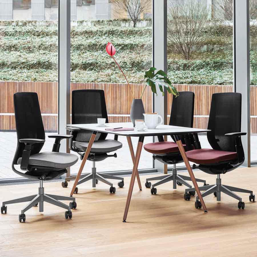 Profim AccisPro mit Netzrücken schwarz Beispielbild