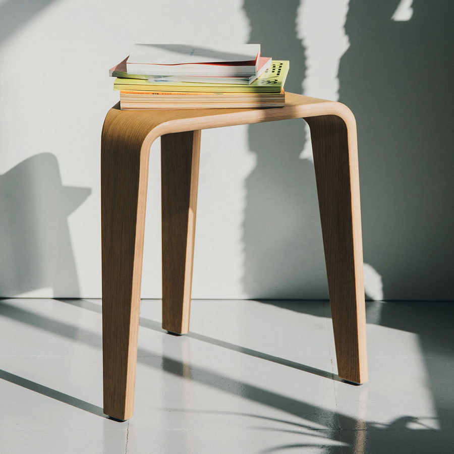 Arper Ply Hocker Höhe 44 cm in Eiche natur