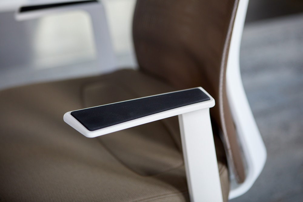 rwh0200-Interstuhl_Pure_Armlehne