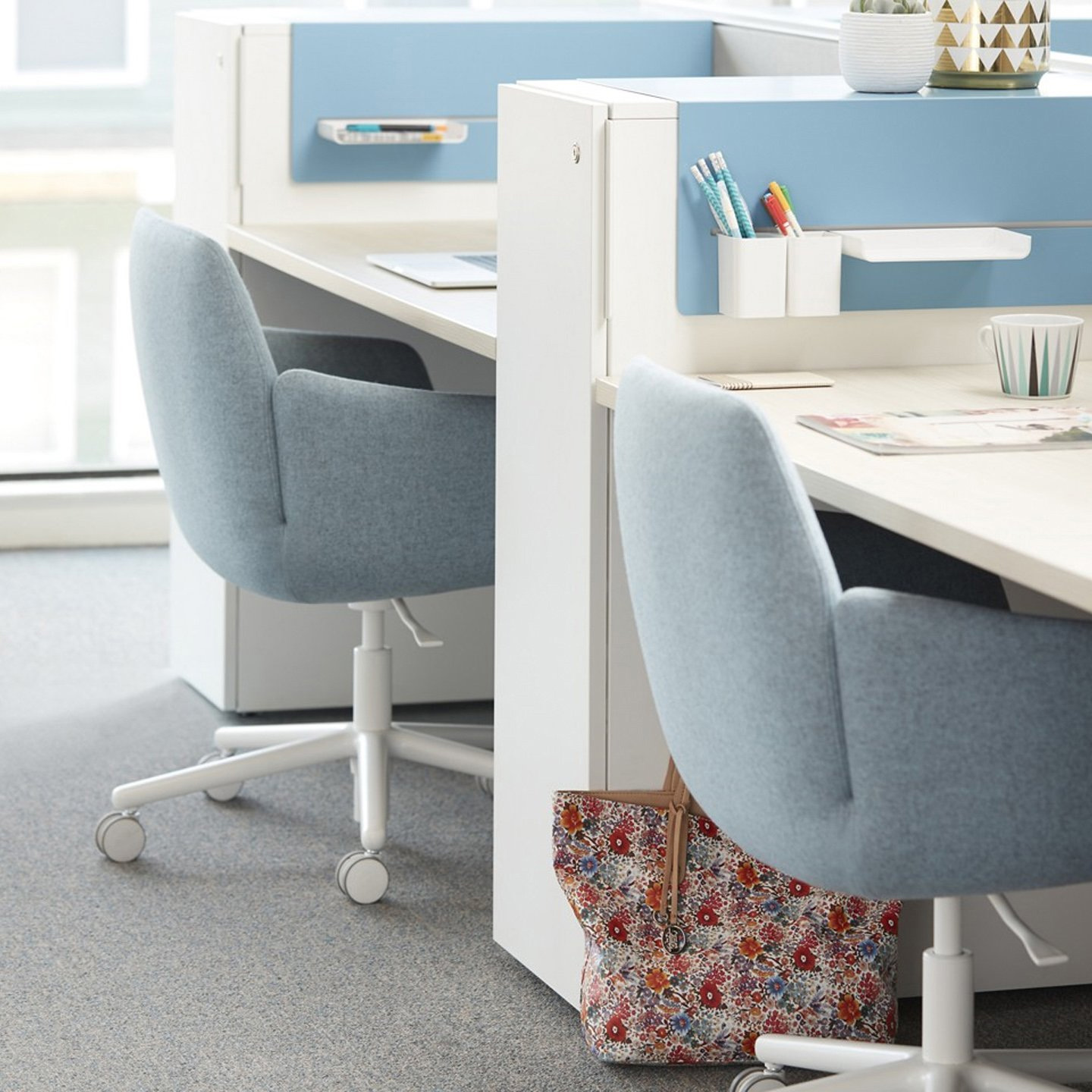 Haworth Poppy Bürostuhl Konferenzstuhl hellblau