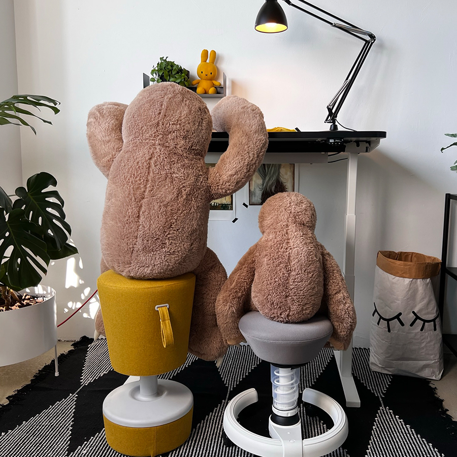 Kinder Schreibtisch CLEO elektrisch höhenverstellbar Weiß mit Faultier