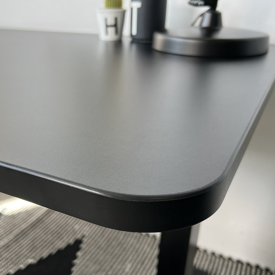 Schreibtisch CLEO elektrisch höhenverstellbar - Platte abgerundet komplett schwarz