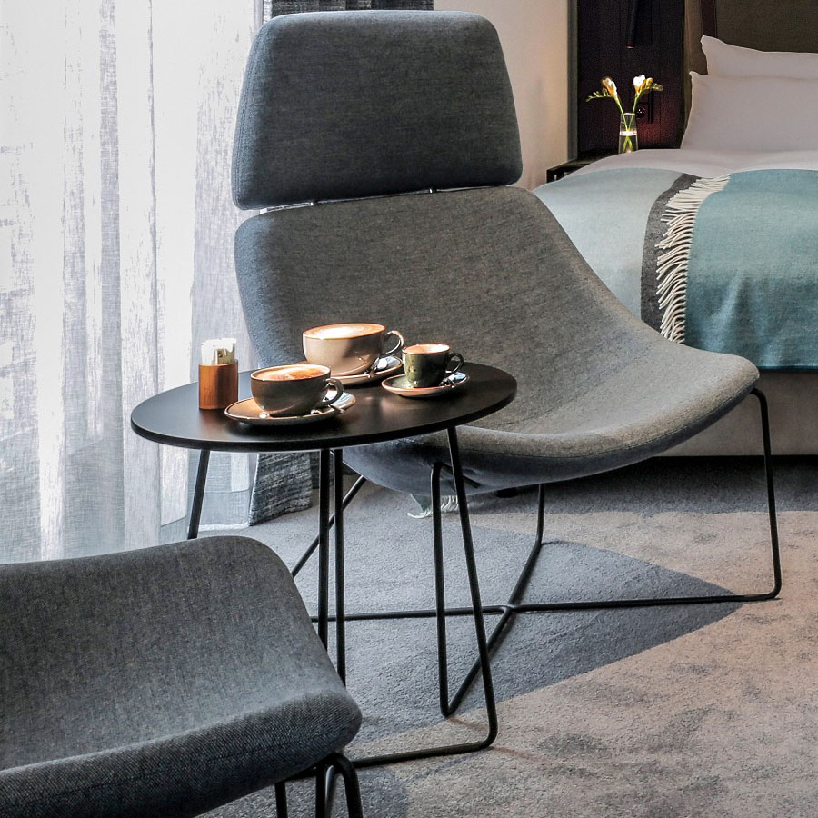 Noti Mishell Beistelltisch Höhe 55 Kufe - Tischplatte schwarz, Gestell schwarz