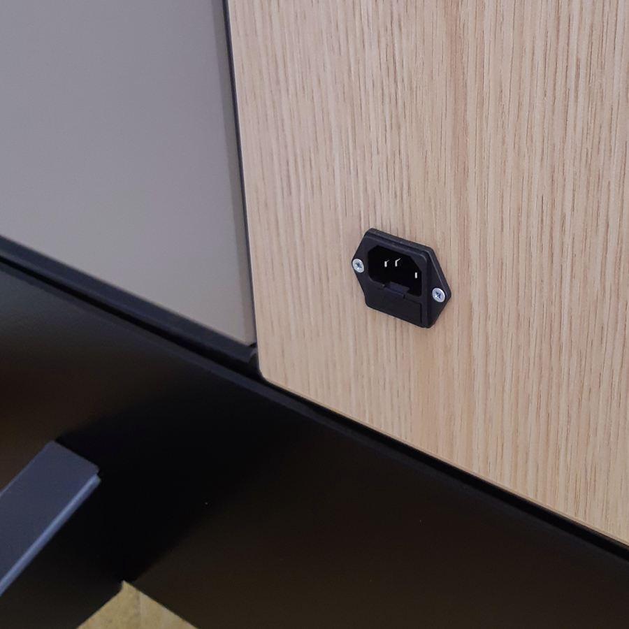 BOSSE Modul Space - Mobile Workstation - Detail Stecker für Zuleitung