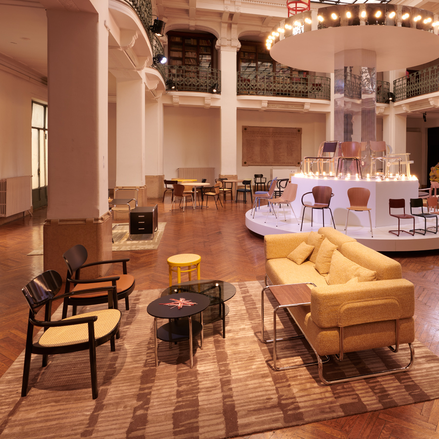 THONET 119 Holzstuhl mit Armlehnen - Beispielbild