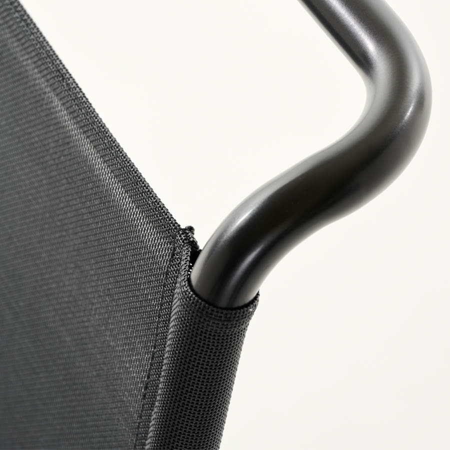 THONET Stahlrohr-Freischwinger S 533 N Outdoor | Netzbespannung und Gestell schwarz | Nahaufnahmme