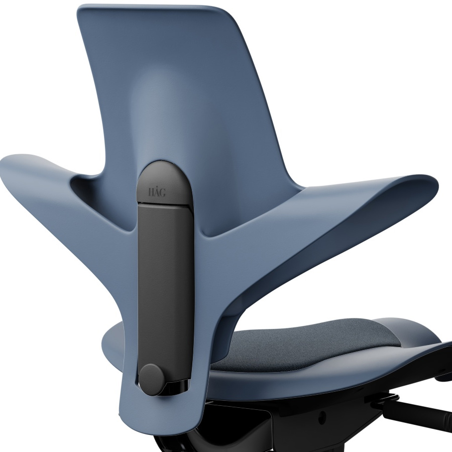 HAG Capisco Puls 8010 Detailaufnahme Blueberry mit Kissen Cura blau