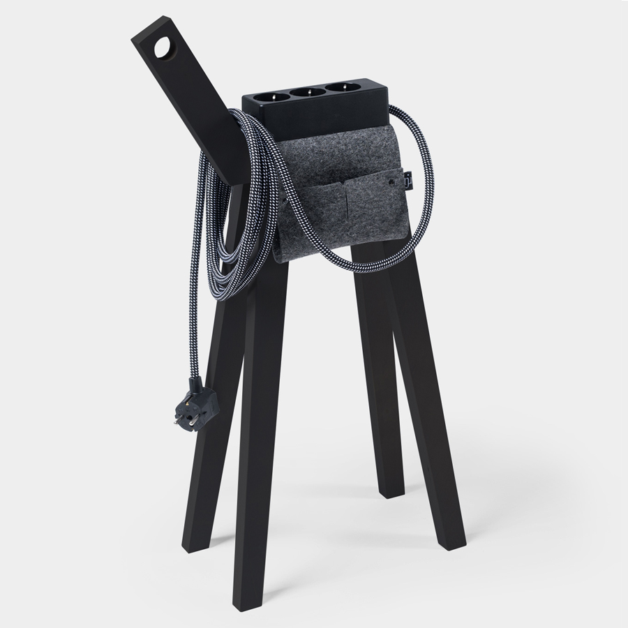 Stromer black + Satteltasche - Steckdose schwarz, Kabel schwarz/weiß
